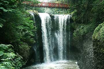 9 curug wisata mempesona di Bandung :matabelo