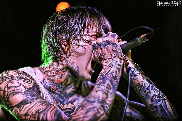 MITCH LUCKER ATAU OLIVER SYKES ?