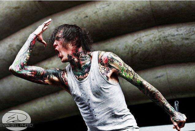 MITCH LUCKER ATAU OLIVER SYKES ?