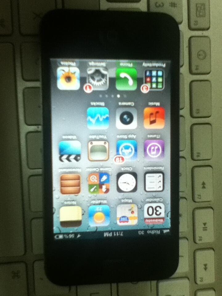 WTS Iphone 4 8gb CDMA Murah aja gan!!!