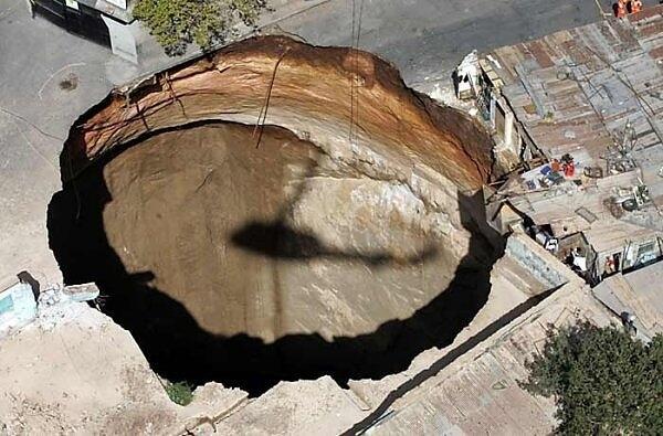 10 Sinkhole Terbesar di Dunia