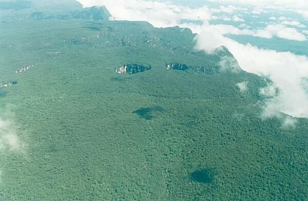 10 Sinkhole Terbesar di Dunia