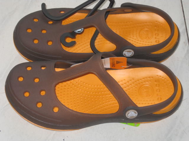 Crocs Malindi dan Marry Jane manggo espresso