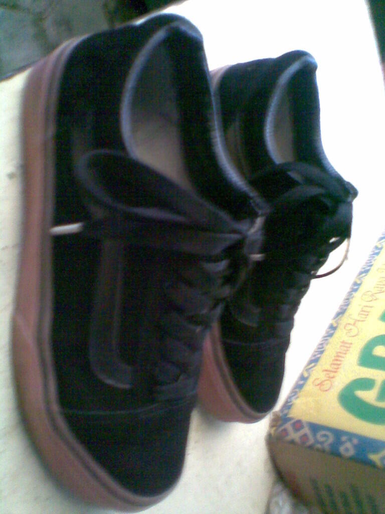 WTS sepatu VANS oldskool blackgum bandung