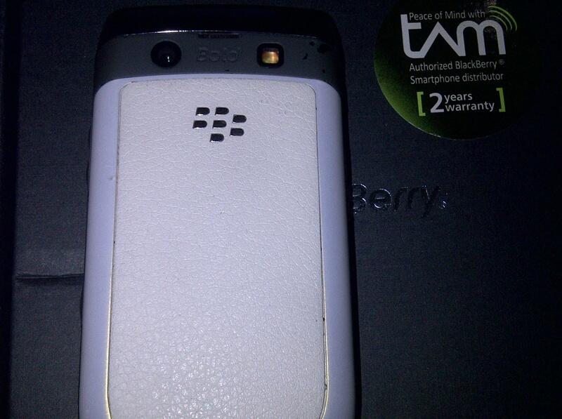 WTS: BLACKBERRY ONYX 1 / 9700 WHITE (SECOND) GARANSI TAM!!!!!!!!!!!!!