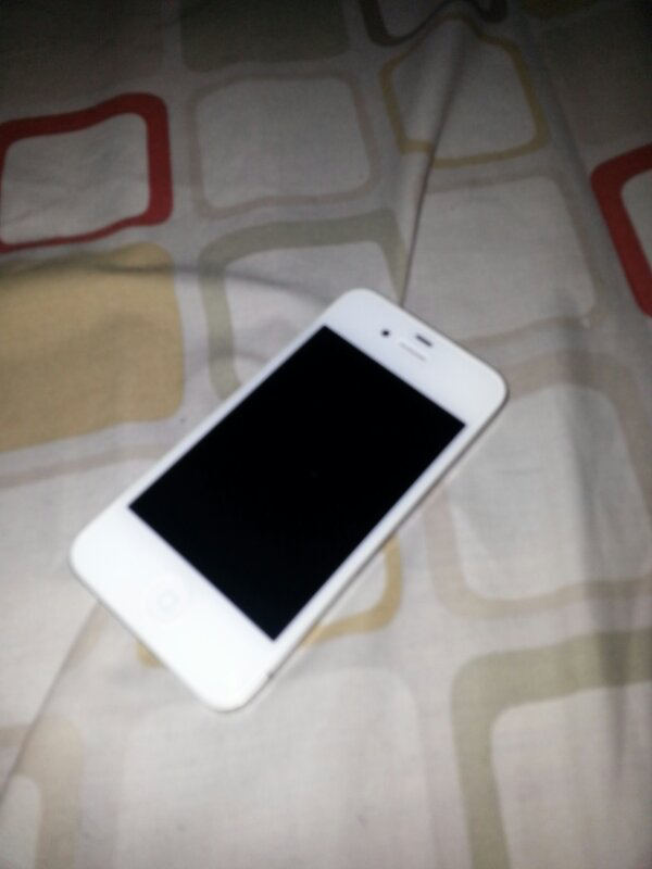 (wts) iphone 4s white 16 Gb ibox garansi feb 2013 ( cod malang)