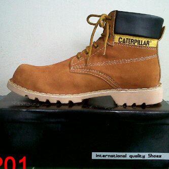 sepatu boots