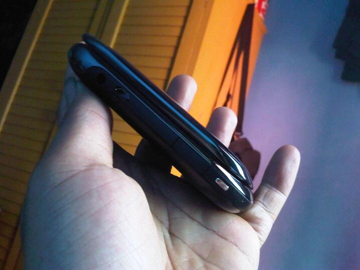 Dijual >> Blackberry Style 9670 cdma warna grey (Malang)
