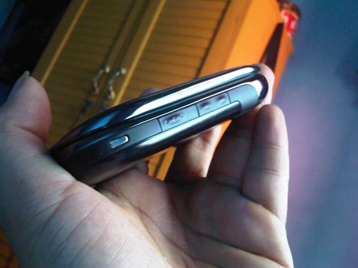Dijual >> Blackberry Style 9670 cdma warna grey (Malang)