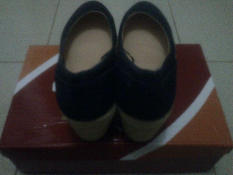 Sepatu Wedges Connexion