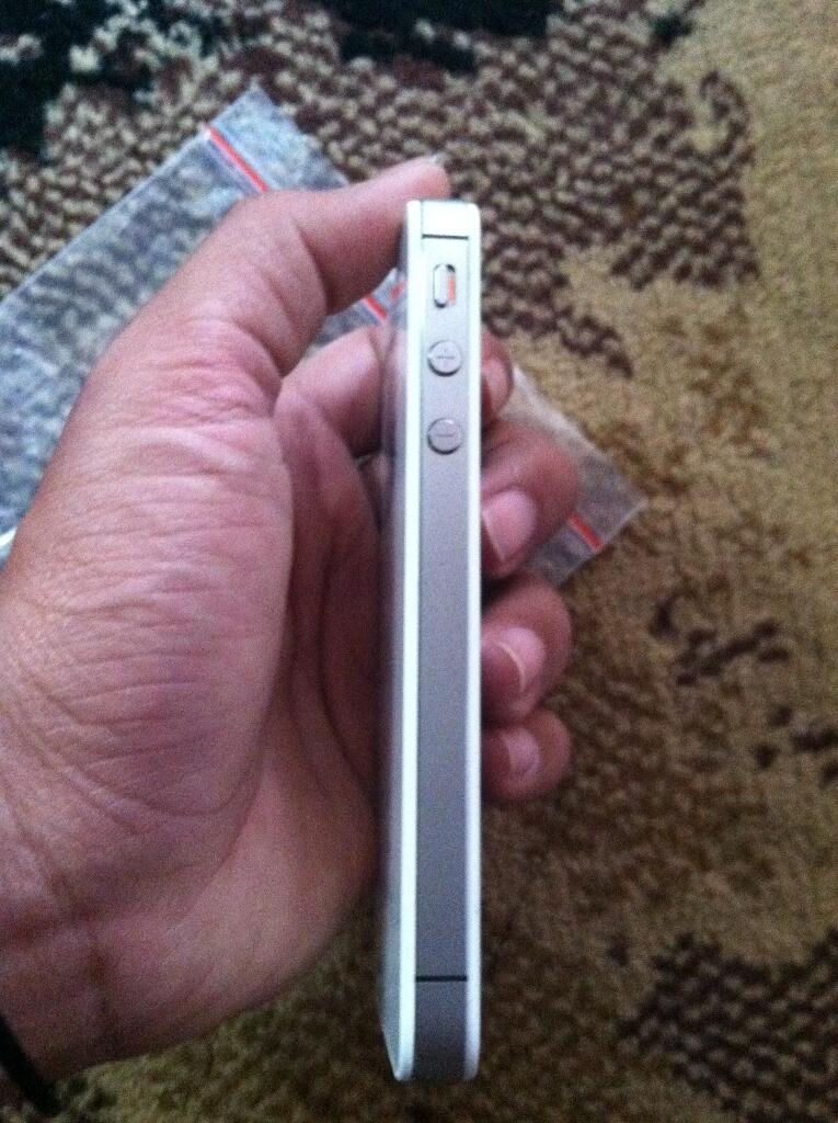 jual iphone 4g 8gb white cdma udah inject smartfren mulus 97% gan bandung!!!