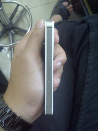 Jual Iphone 4S 32GB White FU kondisi 99% muluss harga boleh di aduu