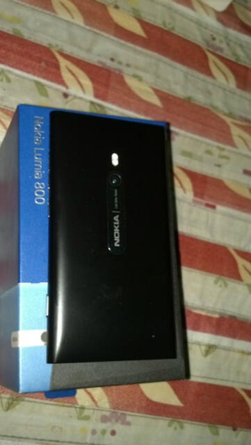 (repost) LUMIA 800 BLACK LIKE NEW GRS PANJANG