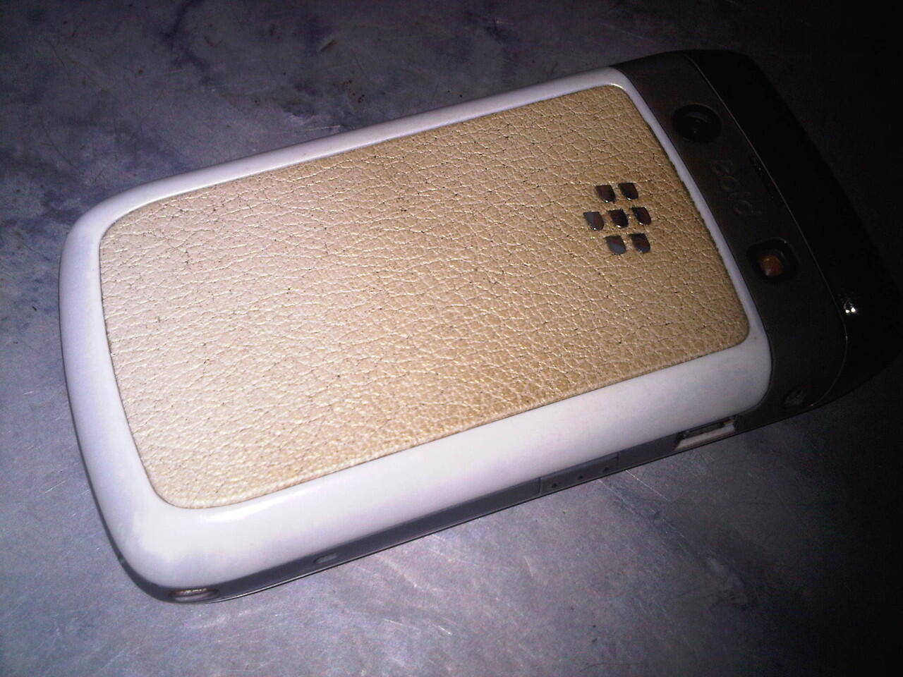 onyx 2 white semarang