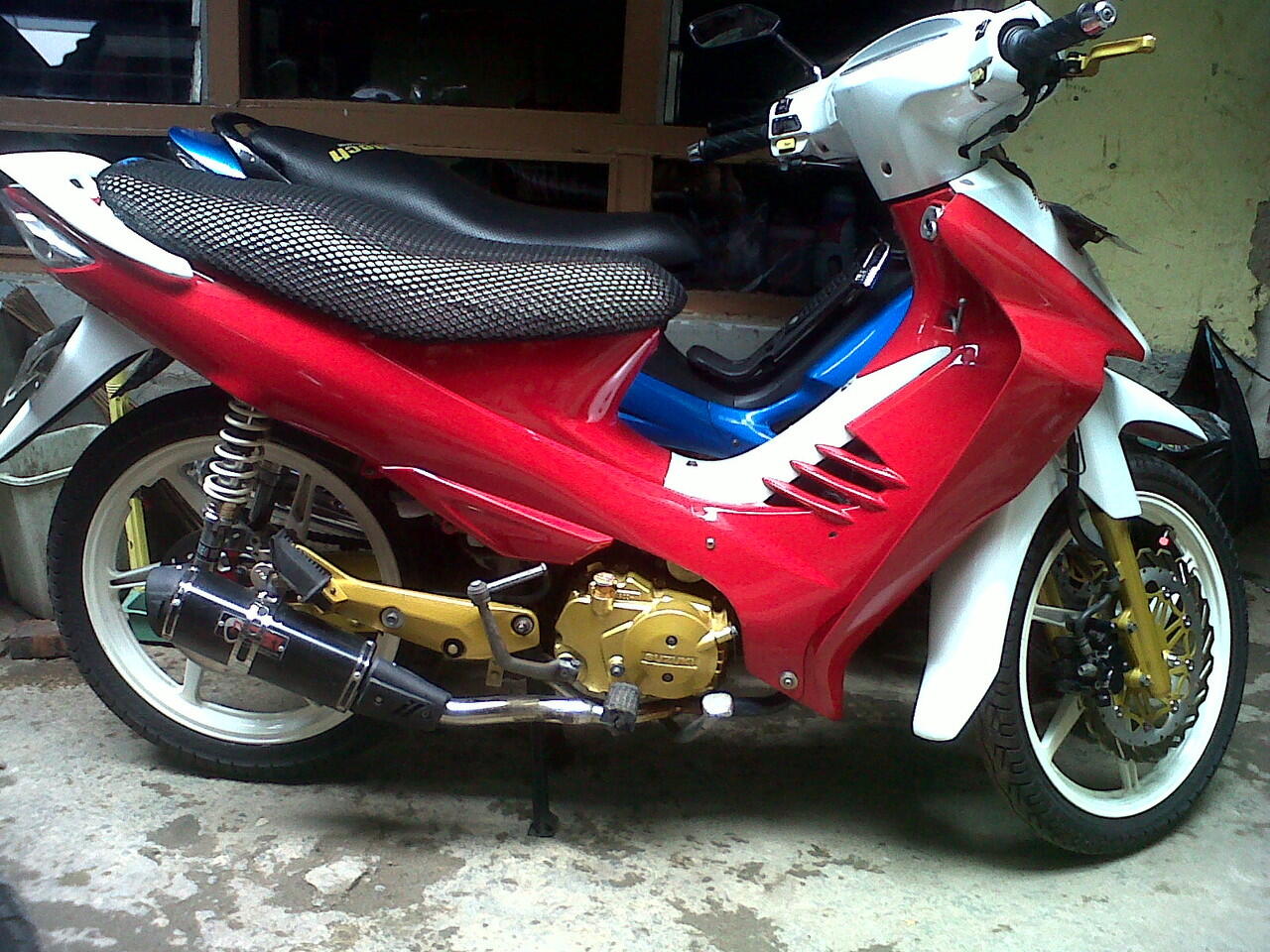 Cari Jual Motor Shogun 125 Th 2004 TERAWAT HABIS MODIFIKASI