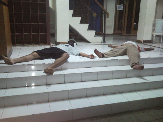 pausss terdampar di masjid