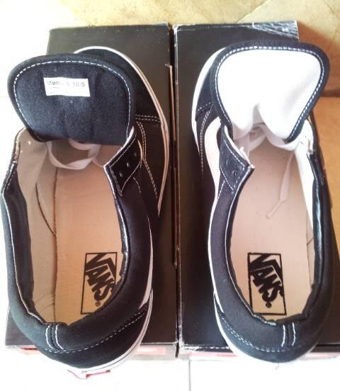 Vans Old Skool Blk/Wht Size 9.5 (PA) & 10.5 (IFC)