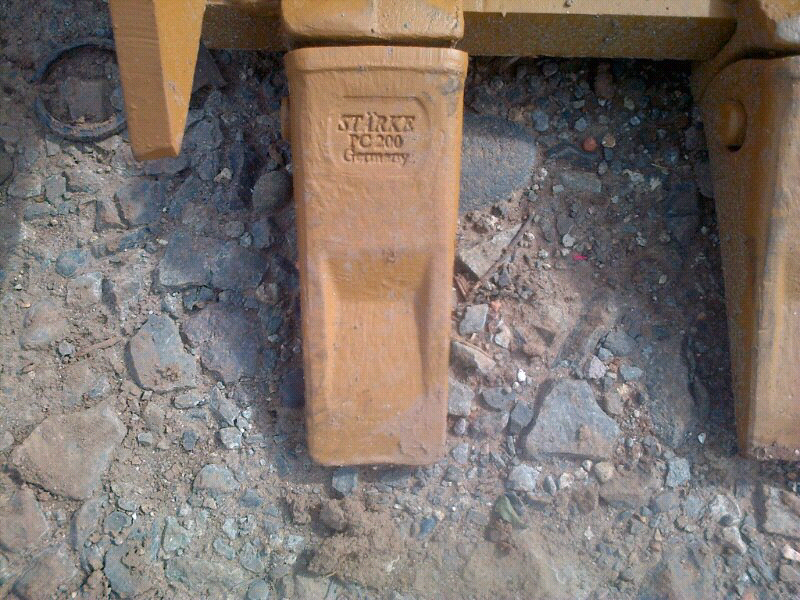 tooth bucket PC200 starke (Jermany)