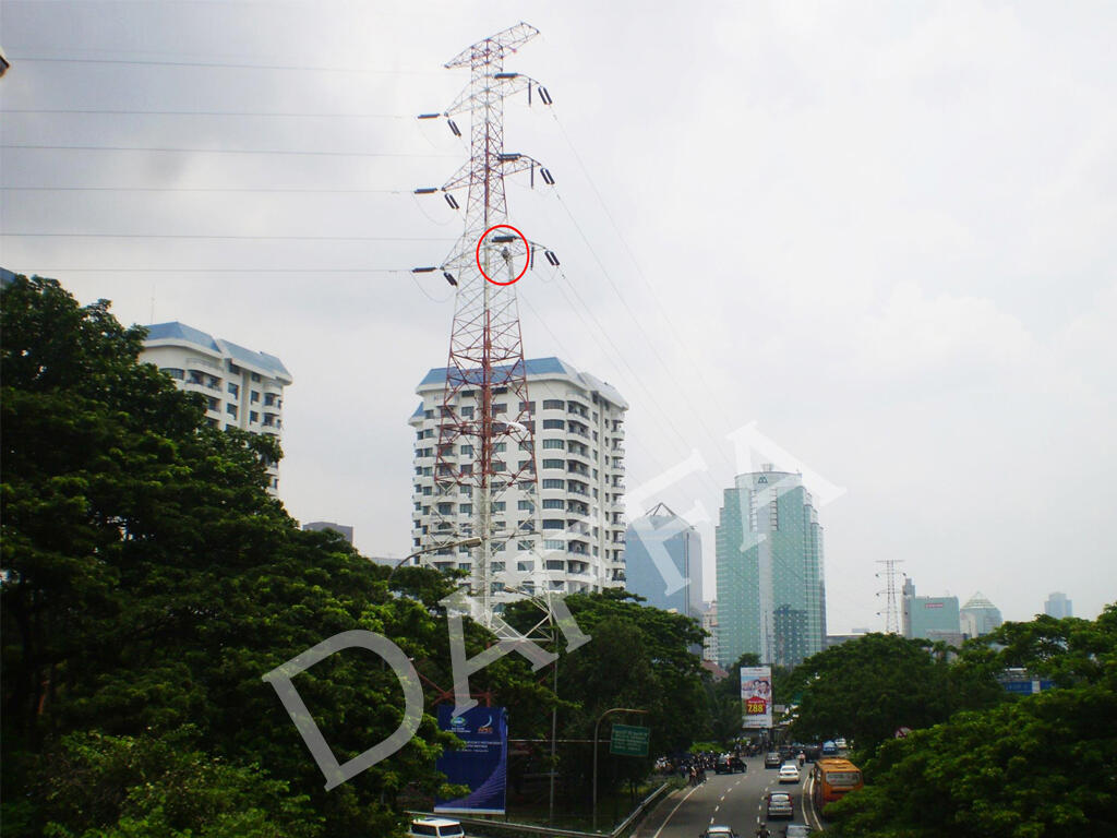 Ada Yang Manjat Tower SUTET (Saluran Udara Tegangan Ekstra Tinggi) &#91;+PIC&#93;