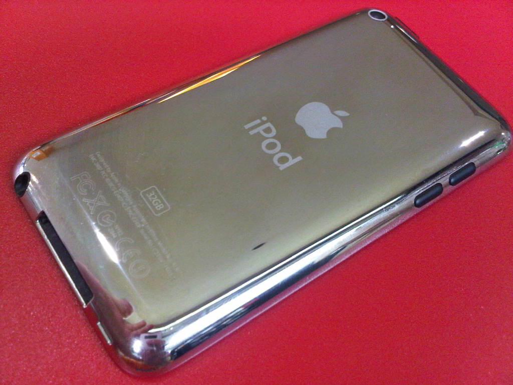 iPOD Touch 4 Generation 32GB FULLSET, Mulus 99% + Banyak BONUS!!