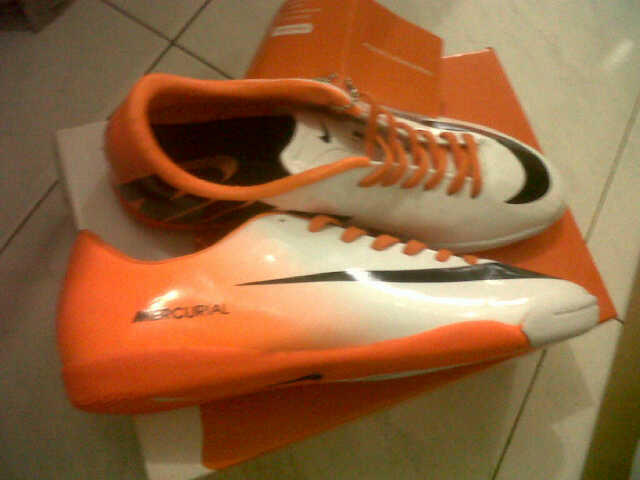 NIKE FUTSAL MERCURIAL