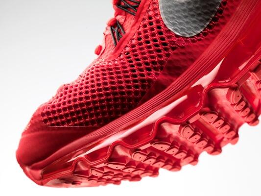 Sepatu Lari Pake Material Anti-Peluru Ini Bagus Gak Gan?