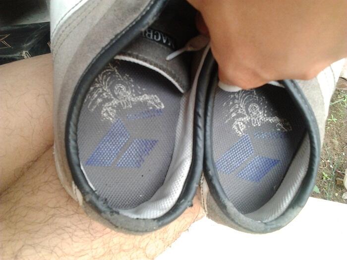 WTS Macbeth Brighton Grey White Size 9/42 Original 2nd Murah