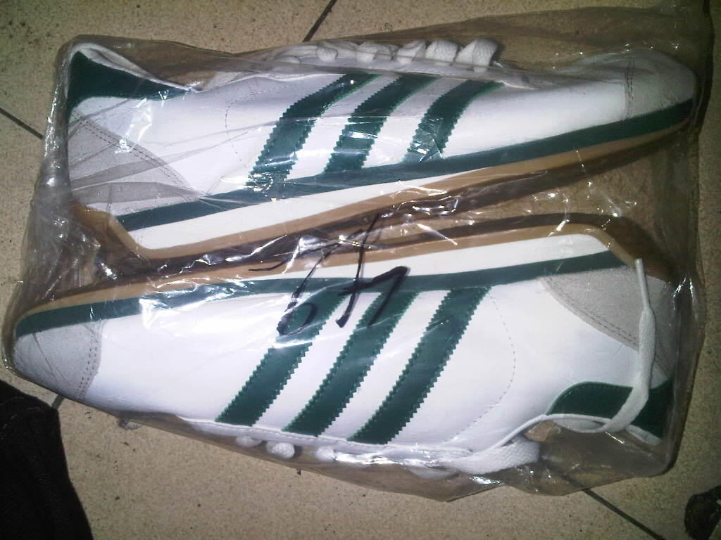 Jual Sepatu Adidas Country Original 100% Size 42-43 Stok Terbatas,Grab It Fast :)