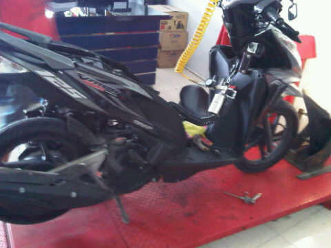 alat service kendaraan injection yamaha honda( injection cleaner tool set by WURTH )