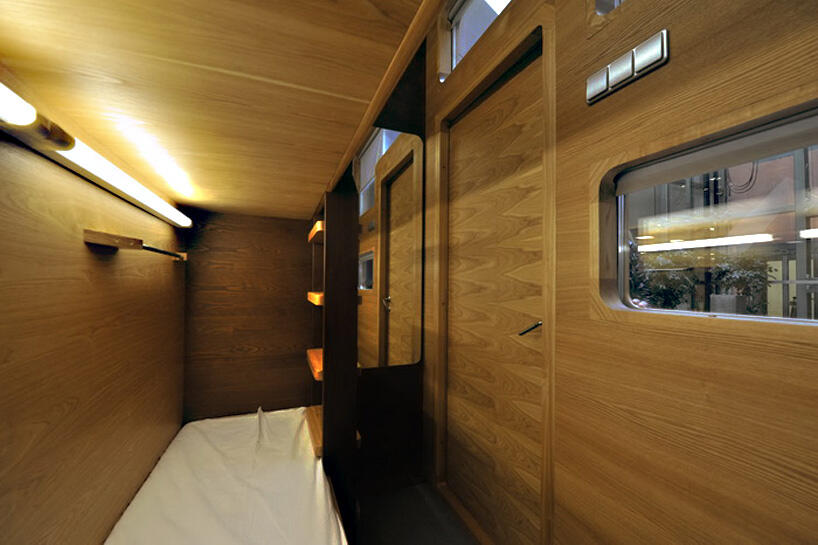 &quot;Sleepbox&quot;, Hotel Mini di Bandara atau Stasiun