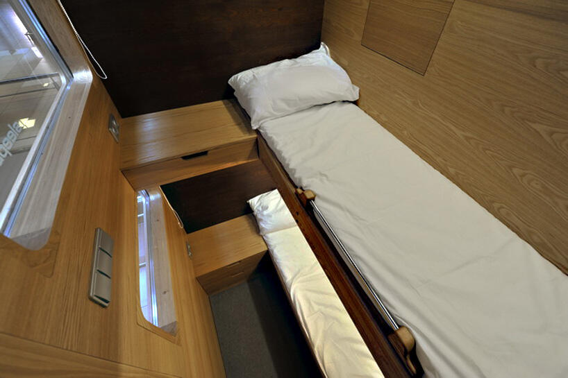 &quot;Sleepbox&quot;, Hotel Mini di Bandara atau Stasiun