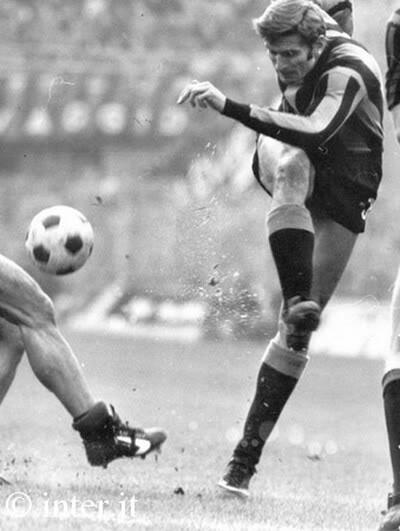 10 Bek Terbaik Sekaligus Legendaris di Dunia