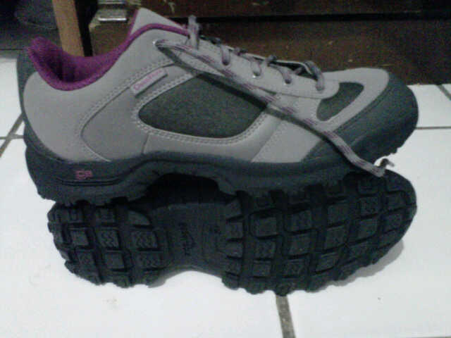 SEPATU QUECHUA