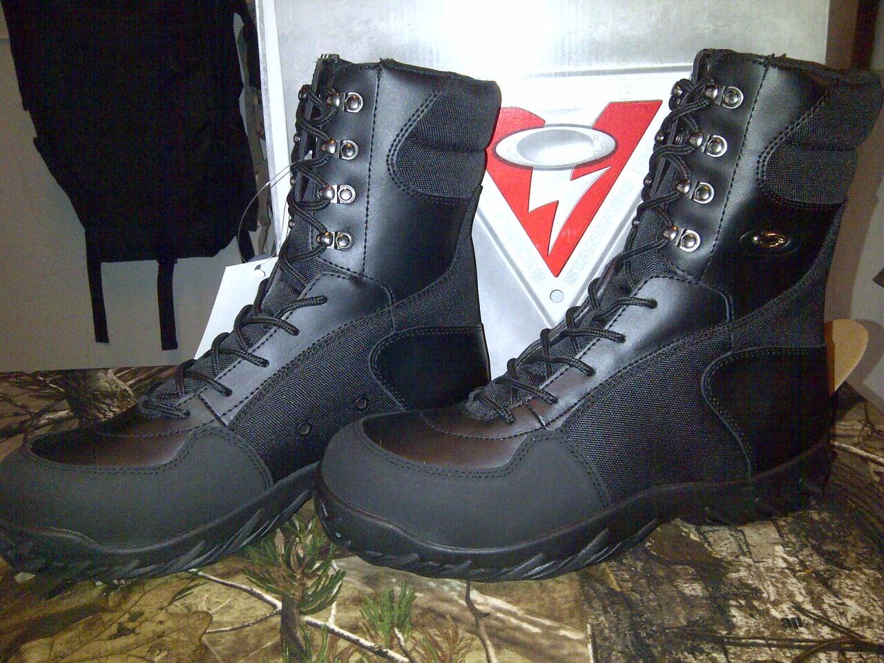 Cari jual sepatu  hiking airsoft delta  5 11 KASKUS