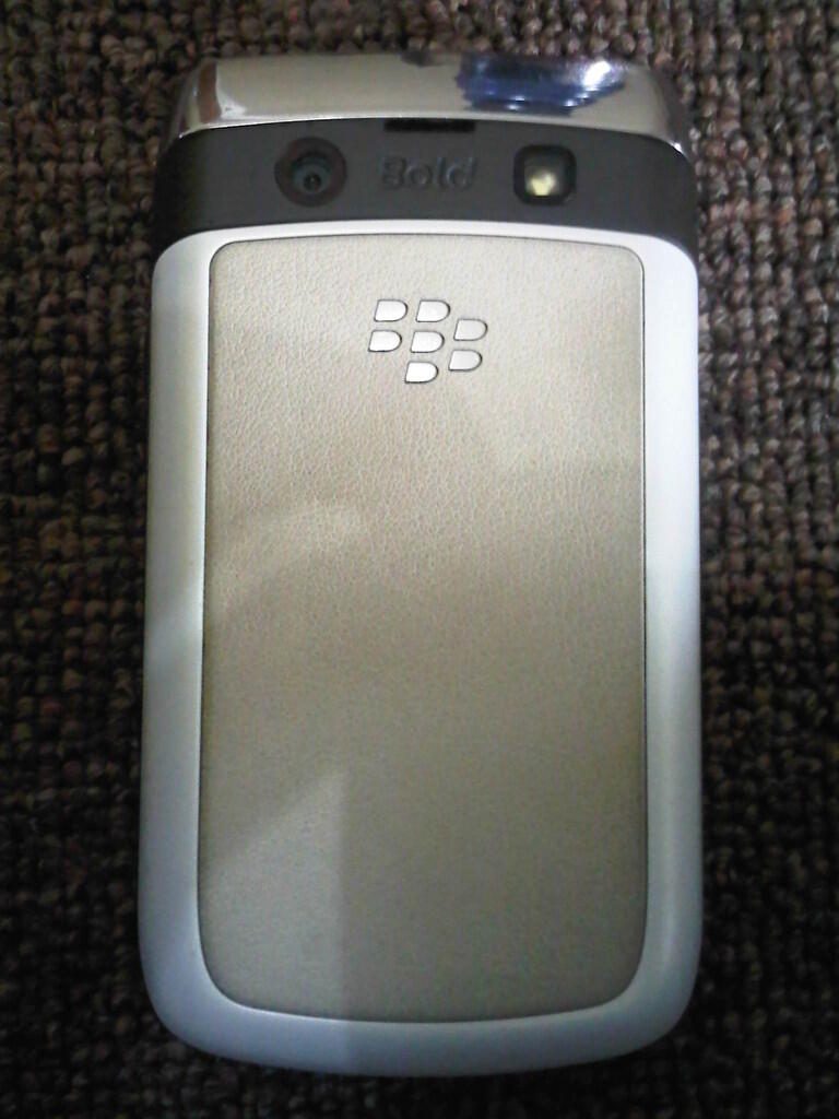 (WTS) Blackberry 9870 / ONYX 2 White