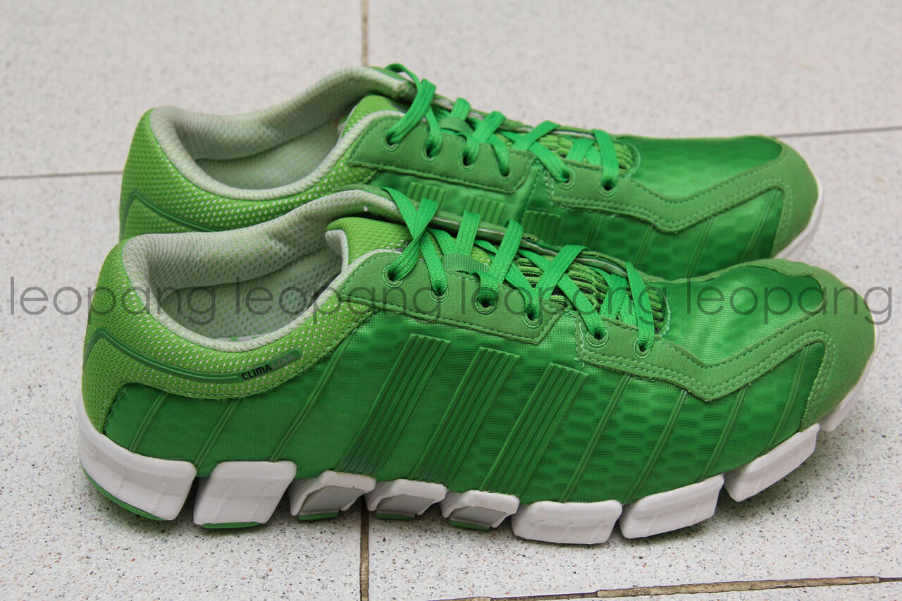 SEPATU ADIDAS