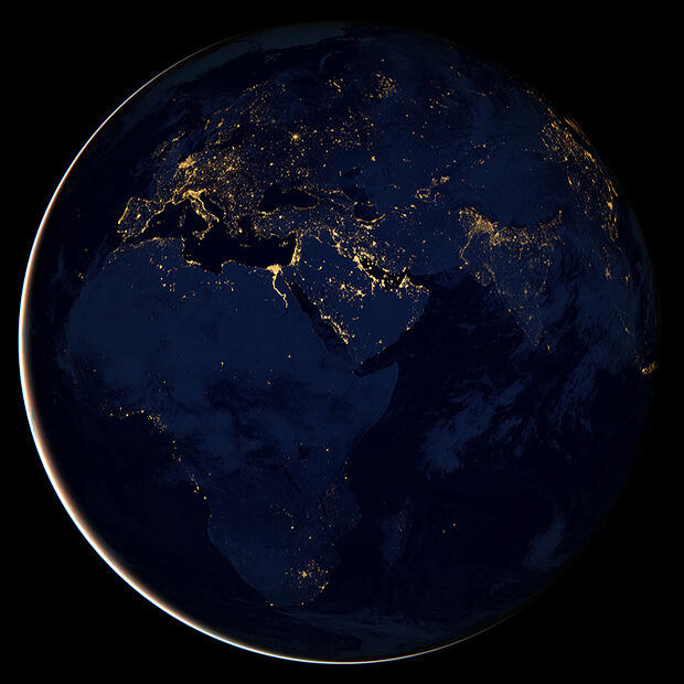 Keindahan Planet Bumi Pada Malam Hari dari Luar Angkasa