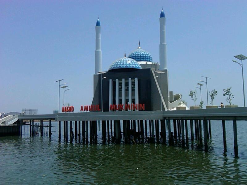 Masjid - Masjid Terindah di Indonesia.