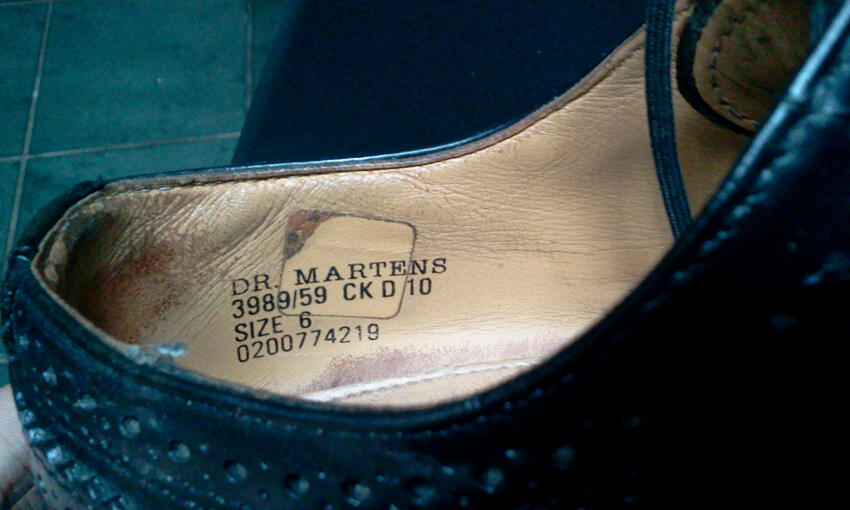 JUAL SEPATU DOCMART / DM / DR MARTENS SHOES