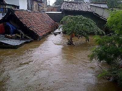 HATI-HATI GAN BUANG SAMPAH DISINI BISA MENYEBABKAN KEMATIAN !!!! ( MASUK GAN)