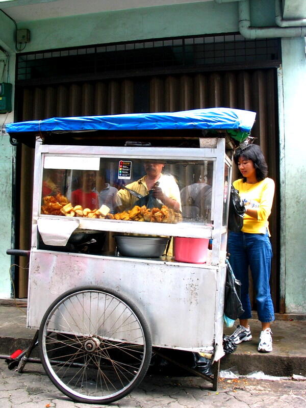 Makanan berbahaya di kaki lima