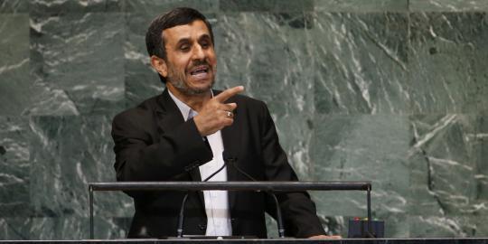 Ahmadinejad nyatakan siap jadi astronot