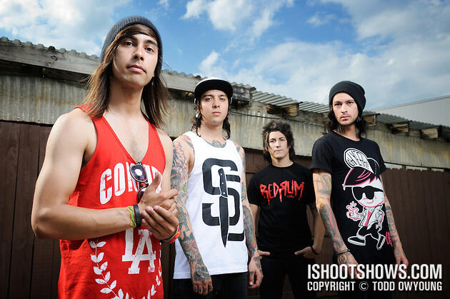 PIERCE THE VEIL BERTERIAK INDONESIA....