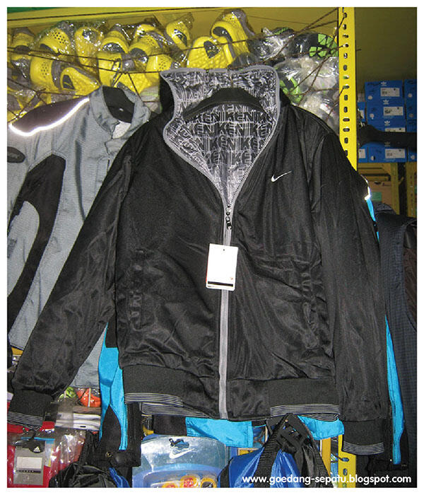 JUALL Aneka macam sepatu Adidas, Nike, Puma, Reebok dan Jersey Bola Kualitas Super !!