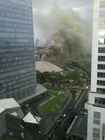  Bengkel Cafe di SCBD Terbakar, 6 Pemadam Dikerahkan