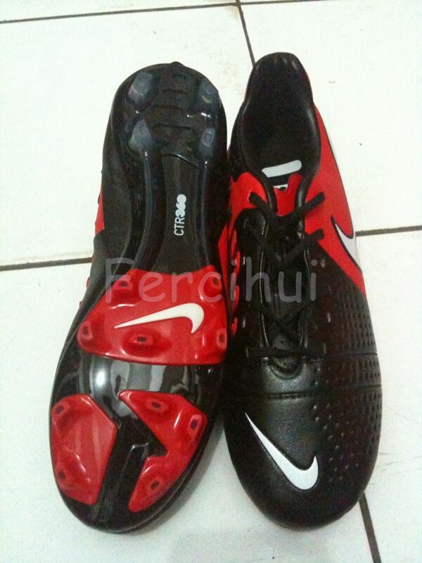 Replika Futsal dan Bola Nike CTR 360 Iniesta Maestri III dan Liberto !!