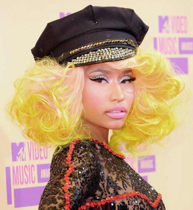 Warna Warni Rambut Gulali Nicki Minaj