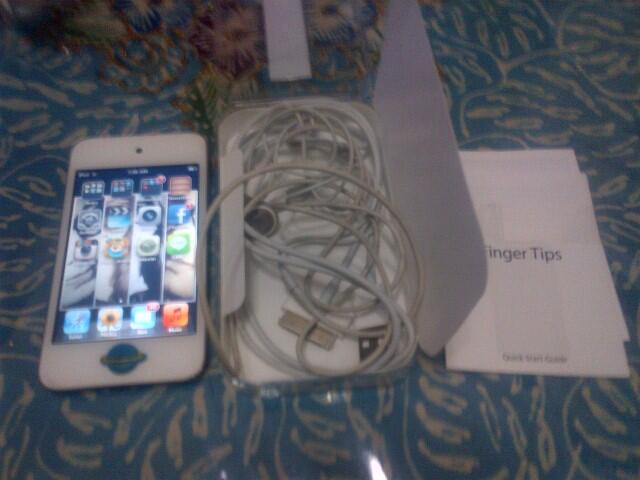 wts> itouch / ipod touch gen 4 8GB pembelian blm setahun warna putih