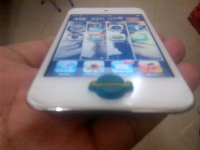 wts> itouch / ipod touch gen 4 8GB pembelian blm setahun warna putih