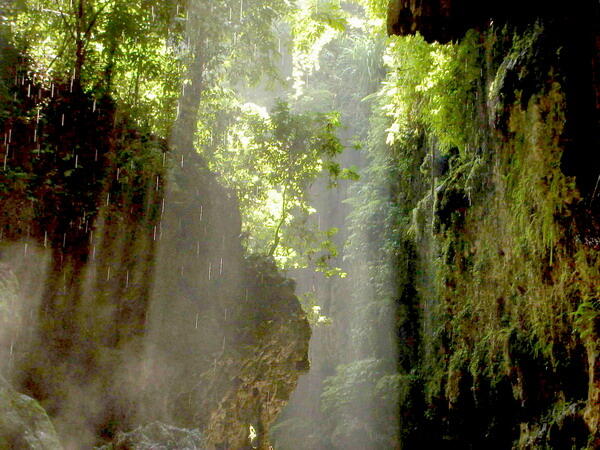 Yuk Liburan ke Green Canyon Jawa Barat!